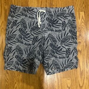 Goodfellow & Co White and Gray Hybrid Shorts with Tropical Print
